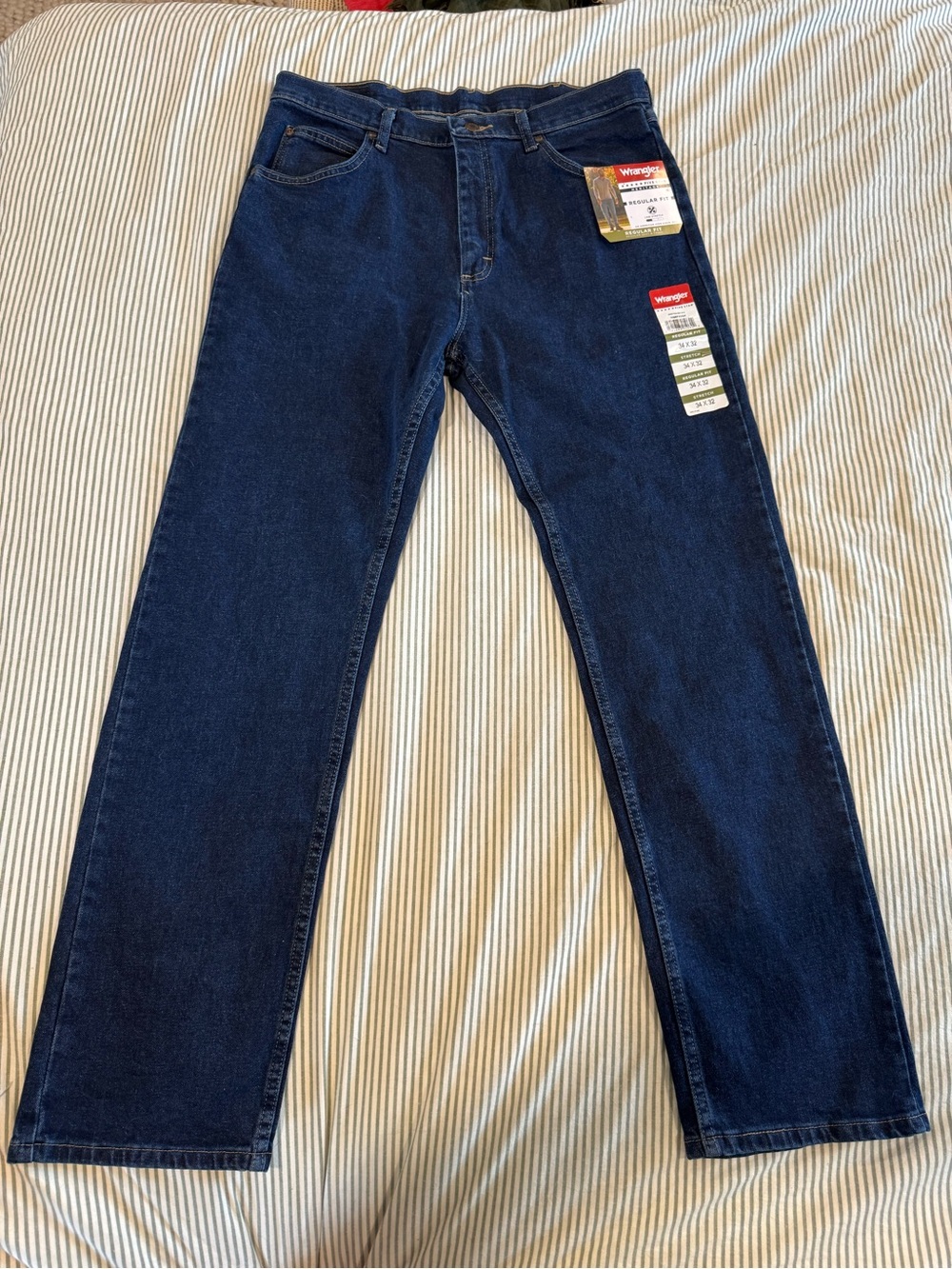 NWT Wrangler Five Star Regular Fit Flex Jeans 34x32 Dark Wash 1096FXVMF